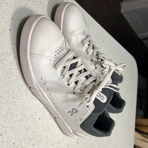 Mens On Cloud Roger 9.5